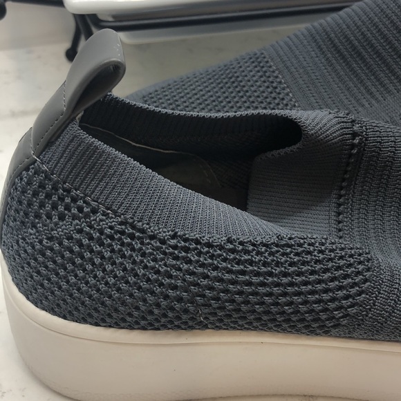 Steve Madden 7M worn 1 time , slate grey knit - super cute !! Like NEW☀️ - Picture 7 of 7